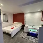 Azur Pour 2 Avec Jacuzzi Et Terrasse A 2 Minutes De La Apartmán