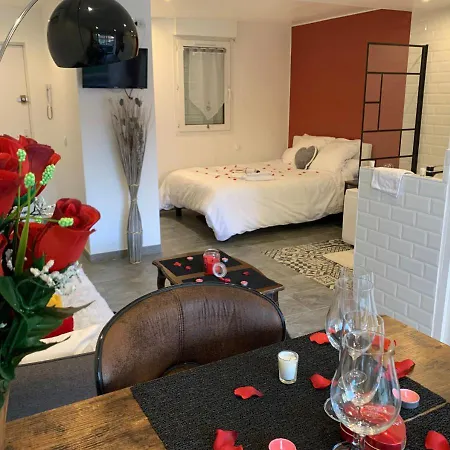 Azur Pour 2 Avec Jacuzzi Et Terrasse A 2 Minutes De La * Vallauris